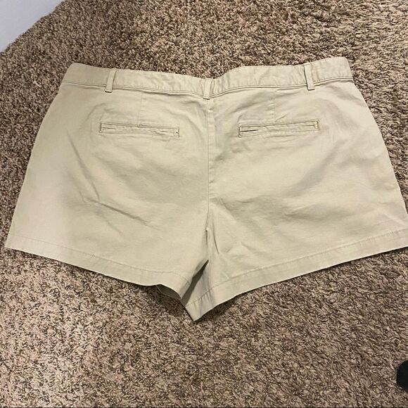 GAP summer short  - Picture 3 of 9